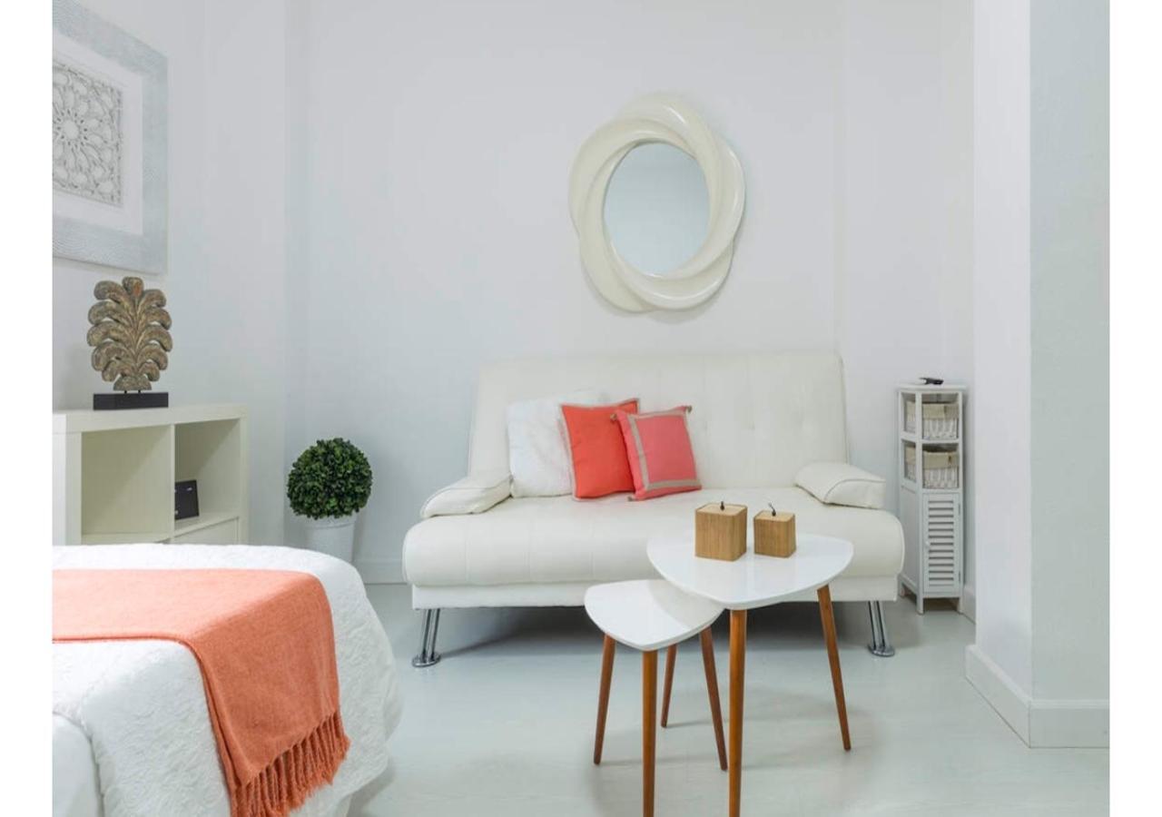 Lovely Studio At The City Heart! Málaga Esterno foto