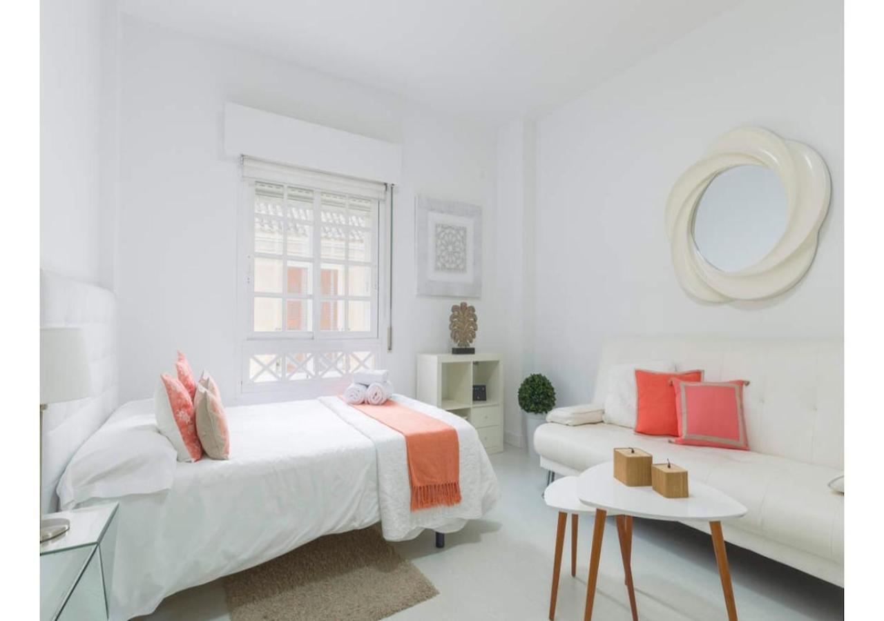 Lovely Studio At The City Heart! Málaga Esterno foto